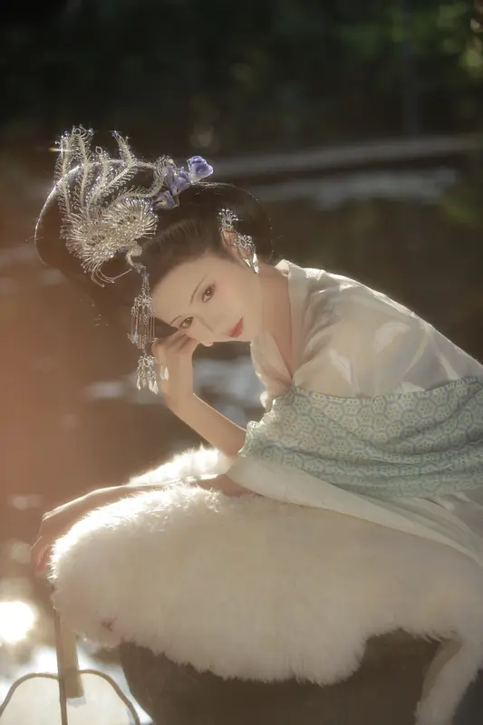 [YITUYU艺图语]2025.01.29 早知如此绊人心，何如当初莫相识 瑜瑾 - 艺图语
